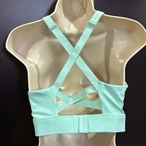 Ewedoos High Impact,crisscross back,adjustable straps,mesh lined,removable cups